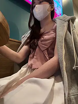 Snapshot of Lami_Mi chatting on January 2025 01:00:02 PM Lami Mi online show from January 2025 01:00:02 PM