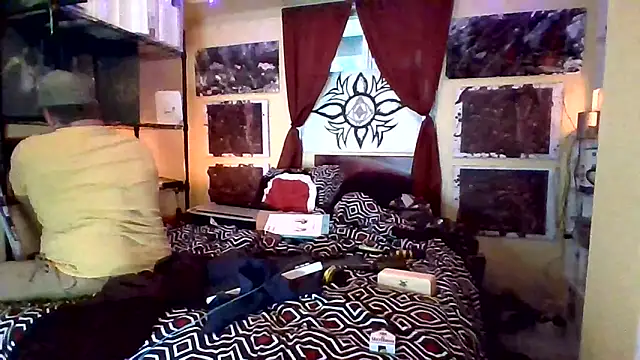 Mic Oxinner online show from November 2025 07:52:02 PM