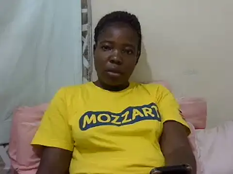 Snapshot of ebony_valleria chatting on February 2025 04:28:02 AM ebony valleria online show from February 2025 04:28:02 AM