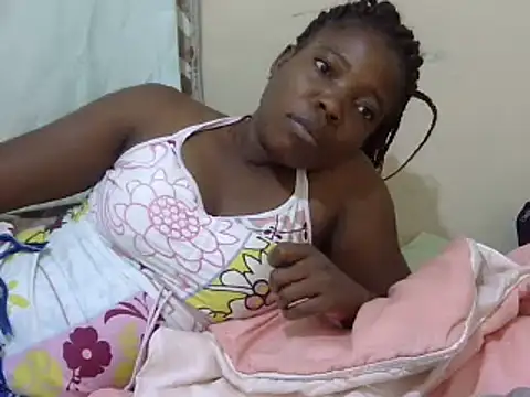 Snapshot of ebony_valleria chatting on February 2025 01:21:02 AM ebony valleria online show from February 2025 01:21:02 AM