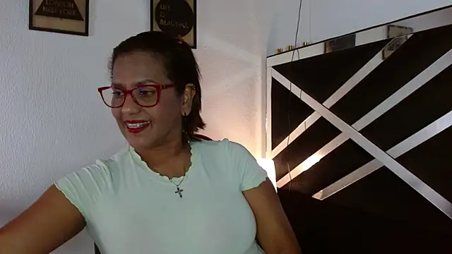 elizabeth mature23 online show from September 2025 12:37:01 PM