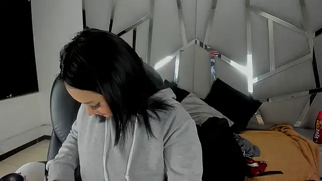 Snapshot of Catherinee69_x chatting on July 2026 04:26:02 AM Catherinee69 x online show from July 2026 04:26:02 AM