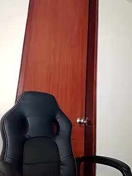 Snapshot of FREYJA- chatting on October 2025 06:41:02 PM FREYJA- online show from October 2025 06:41:02 PM