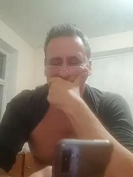 Snapshot of Viause_Kentauelle chatting on April 2026 07:05:02 PM Viause Kentauelle online show from April 2026 07:05:02 PM