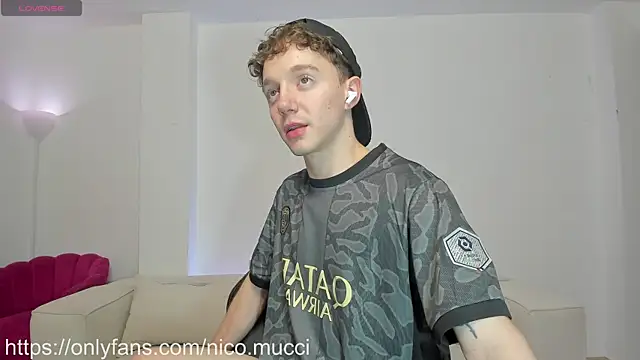 niico 18 online show from December 2024 10:26:02 AM