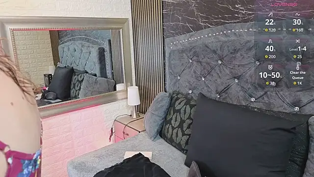 charlotte  G online show from April 2026 11:38:01 AM