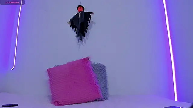 liz 25b online show from October 2025 04:03:02 AM