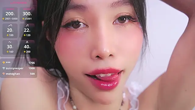 Miuzxc online show from February 2025 04:25:01 PM