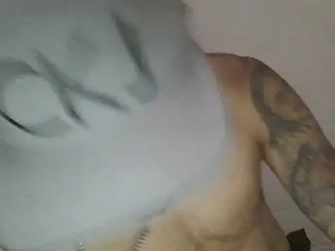 Snapshot of Moreno_maduro chatting on April 2026 12:36:01 PM Moreno maduro online show from April 2026 12:36:01 PM