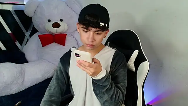 Niico Cruz online show from February 2025 04:48:02 AM