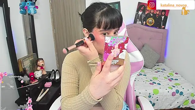 Katalina novoa online show from February 2026 03:04:01 AM