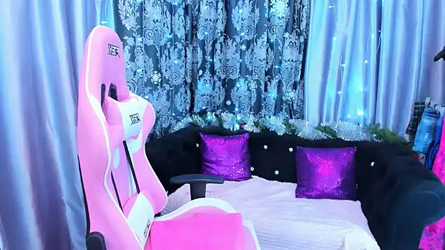 KamilaFoxy online show from December 2024 07:08:01 AM