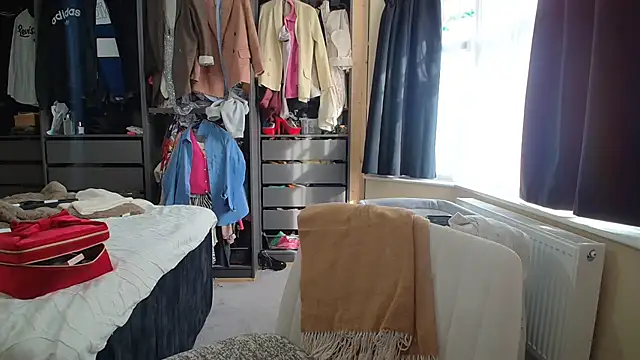 Bustyjessicalouu online show from October 2025 11:11:01 AM
