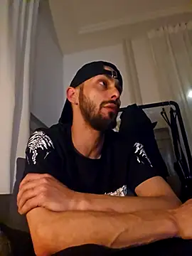 denisxlRo online show from April 2026 11:02:01 PM