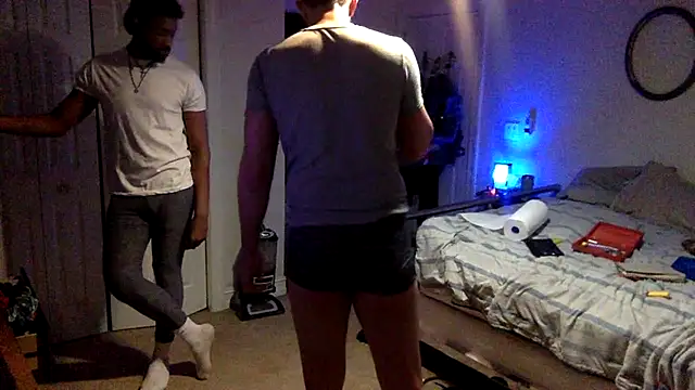 Snapshot of TheOnlyTwinTowers chatting on February 2025 07:47:02 AM TheOnlyTwinTowers online show from February 2025 07:47:02 AM