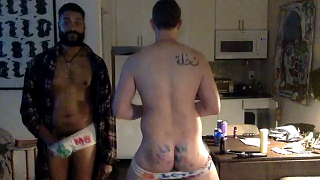 Snapshot of TheOnlyTwinTowers chatting on March 2026 05:44:01 AM TheOnlyTwinTowers online show from March 2026 05:44:01 AM