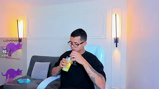 Paradise boy s online show from February 2026 12:46:02 PM