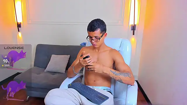 Paradise boy s online show from March 2026 06:57:01 PM