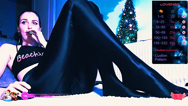 Lina Owl online show from December 2024 07:28:02 PM