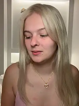 Snapshot of Allylove03 chatting on April 2026 04:16:01 AM Allylove03 online show from April 2026 04:16:01 AM