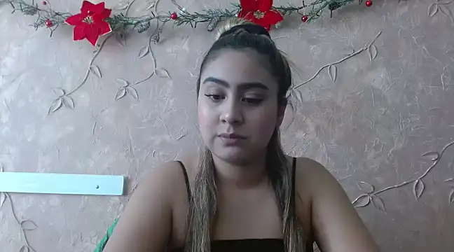Miabonnett  online show from December 2024 02:25:02 PM