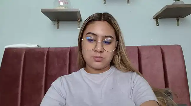 Miabonnett  online show from January 2025 07:42:01 PM