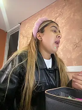 Miabonnett  online show from January 2026 12:29:02 PM