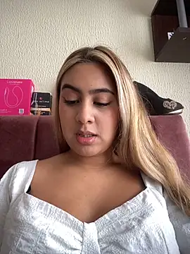 Miabonnett  online show from April 2026 03:07:02 PM