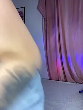 Ari Martin online show from November 2025 05:07:01 AM