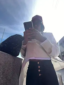 Black Dolll online show from April 2026 12:22:01 PM