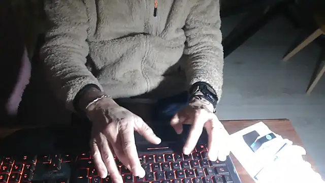 Adri gard online show from April 2026 08:28:02 PM