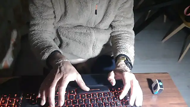 Adri gard online show from April 2026 08:23:01 PM