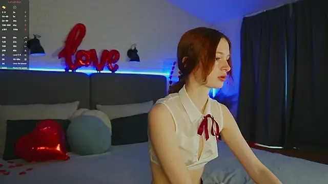 Viola  moon online show from February 2025 01:05:01 PM