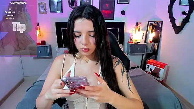 Charlotte  Benett online show from July 2026 05:16:02 AM