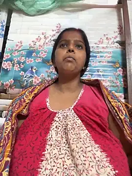 Beauty-queen online show from November 2025 12:37:02 PM