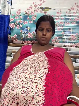 Snapshot of Beauty-queen chatting on April 2026 11:12:01 AM Beauty-queen online show from April 2026 11:12:01 AM