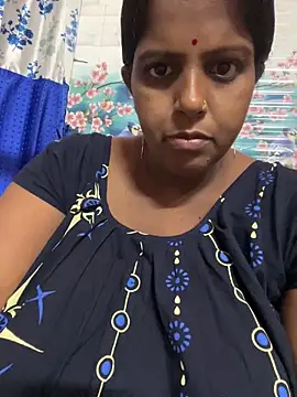 Snapshot of Beauty-queen chatting on April 2026 01:53:02 PM Beauty-queen online show from April 2026 01:53:02 PM