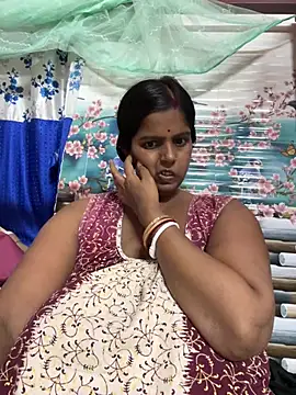 Snapshot of Beauty-queen chatting on July 2026 02:31:01 PM Beauty-queen online show from July 2026 02:31:01 PM