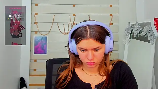 Josephine Kiss online show from December 2024 02:51:01 PM