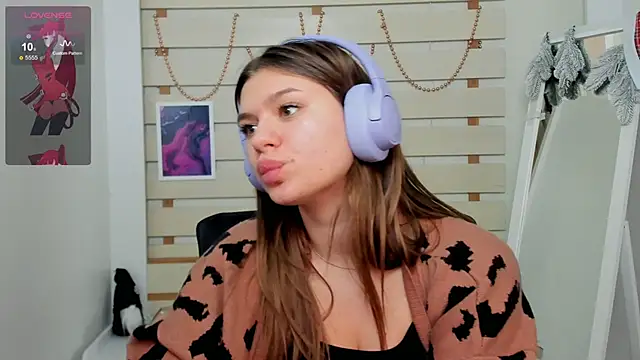 Josephine Kiss online show from January 2025 05:40:01 PM