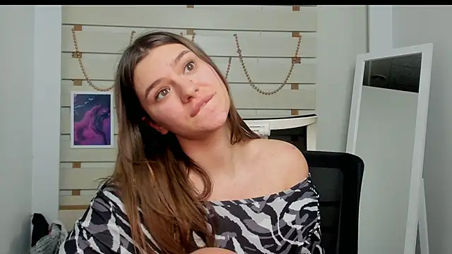 Josephine Kiss online show from February 2025 11:39:01 PM