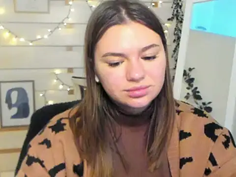 Josephine Kiss online show from November 2025 02:06:02 PM