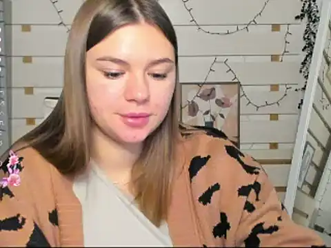 Josephine Kiss online show from November 2025 07:10:01 AM