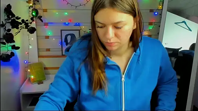 Josephine Kiss online show from April 2026 01:18:01 PM