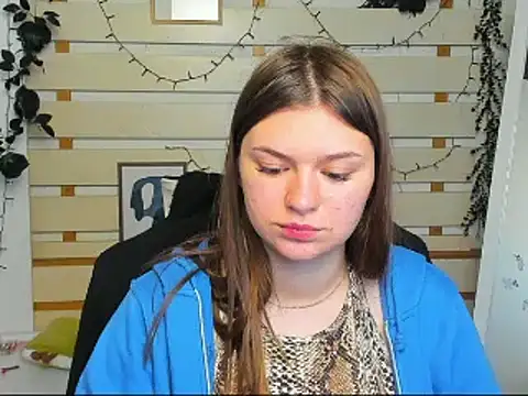 Josephine Kiss online show from April 2026 12:15:01 PM