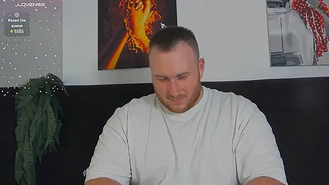 Snapshot of RoddyStill chatting on December 2024 03:13:02 PM RoddyStill online show from December 2024 03:13:02 PM