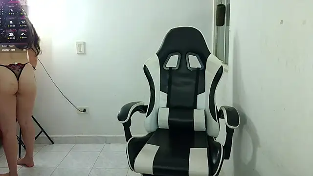 livgomez online show from February 2026 11:50:02 PM