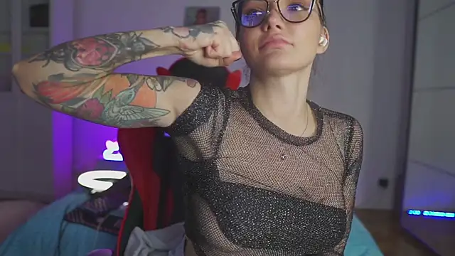 Lady3Holes online show from December 2024 05:22:02 PM