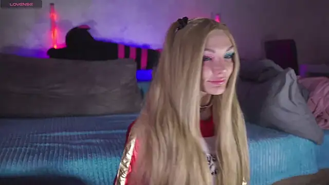 Lady3Holes online show from December 2025 05:19:02 PM