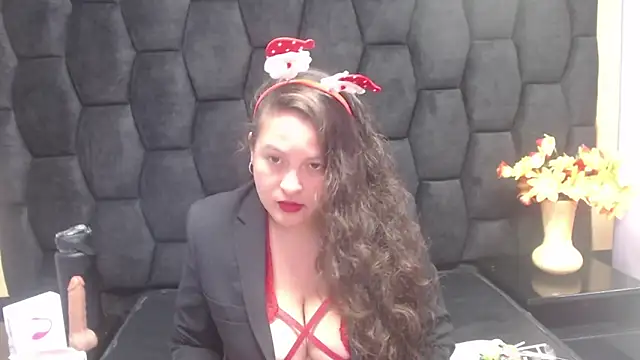 SaraThomso online show from December 2024 02:01:01 PM